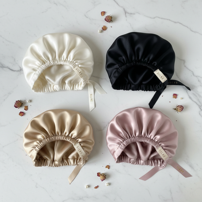 Bonnets soie en plusieurs coloris sur marbre