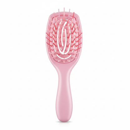 Brosse démêlante rose sur fond blanc
